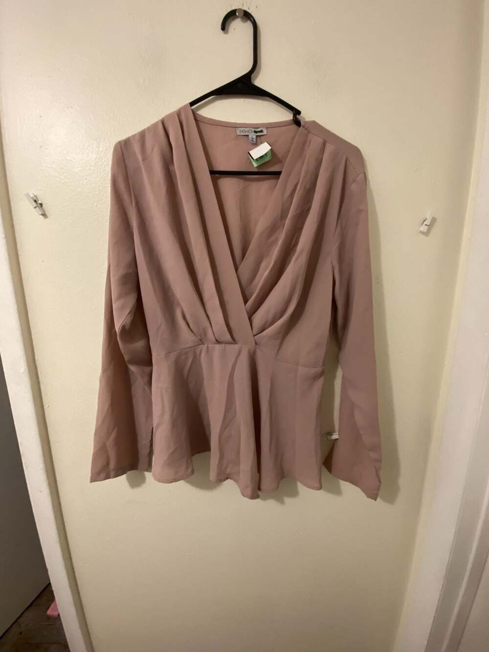 Fashion Nova Size L Mauve V-Neck Long Sleeve Peplum Top